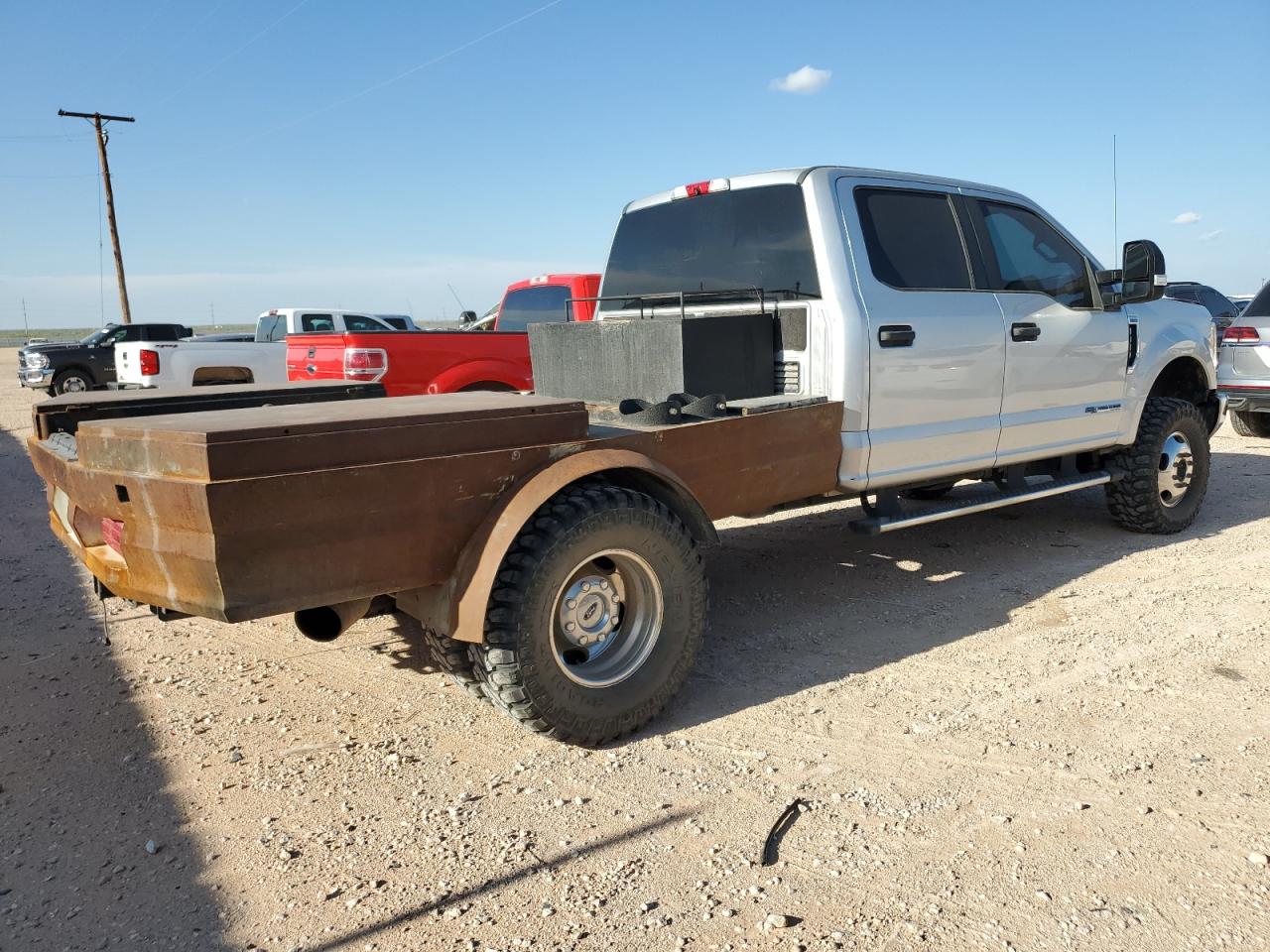 2017 Ford F350 - Image 3