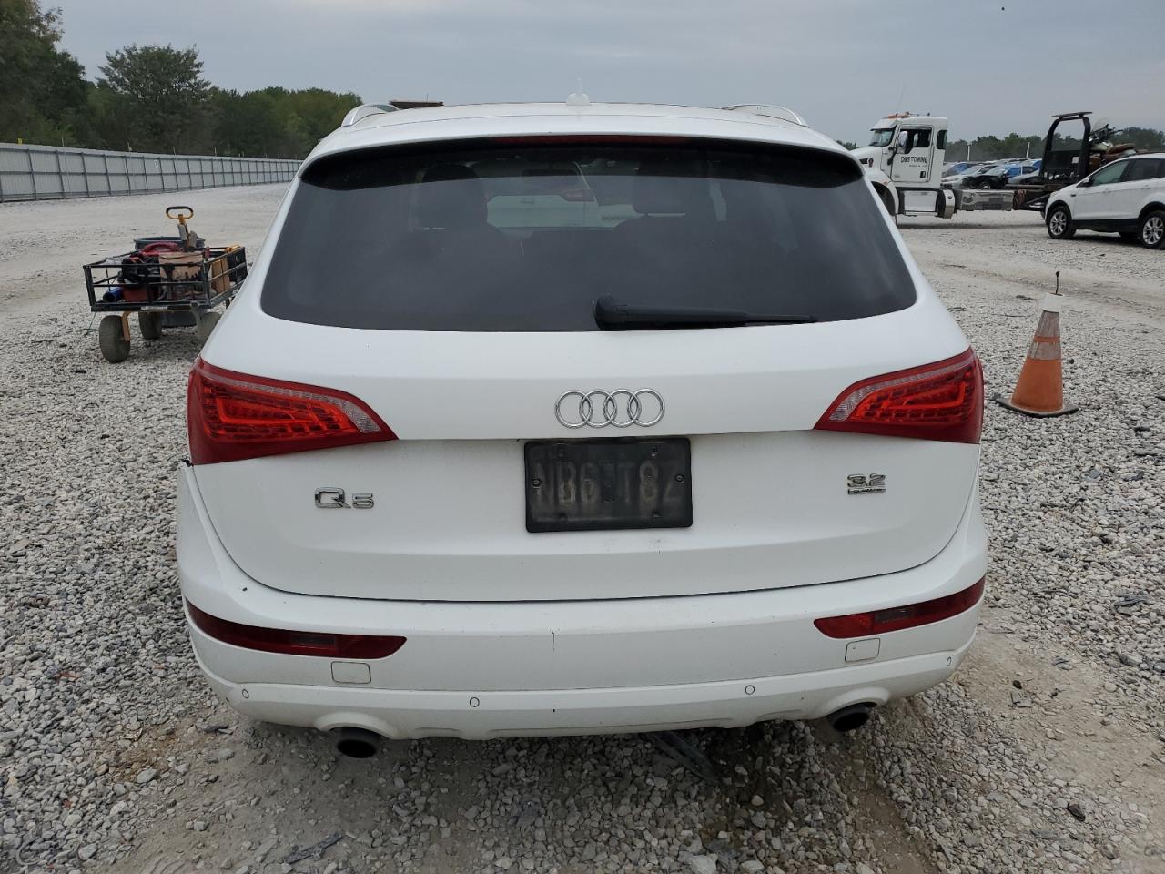 2010 Audi Q5 Premium Plus VIN: WA1LKAFP4AA090695 Lot: 70661594