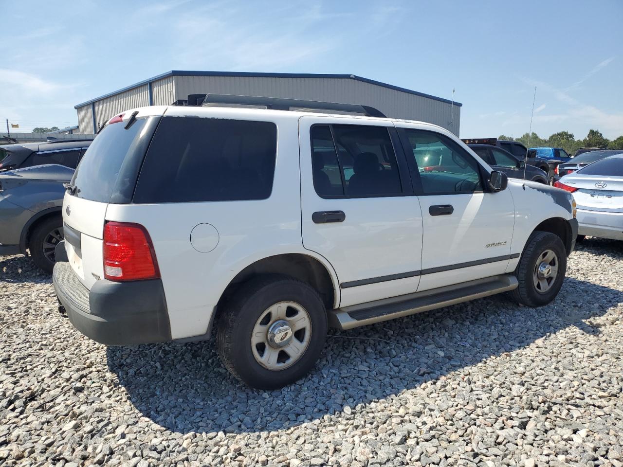2005 Ford Explorer - Image 3