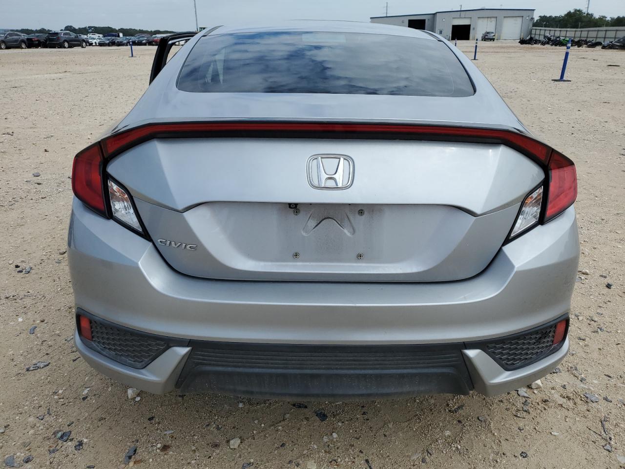 2HGFC4B08HH304563 2017 Honda Civic Lx