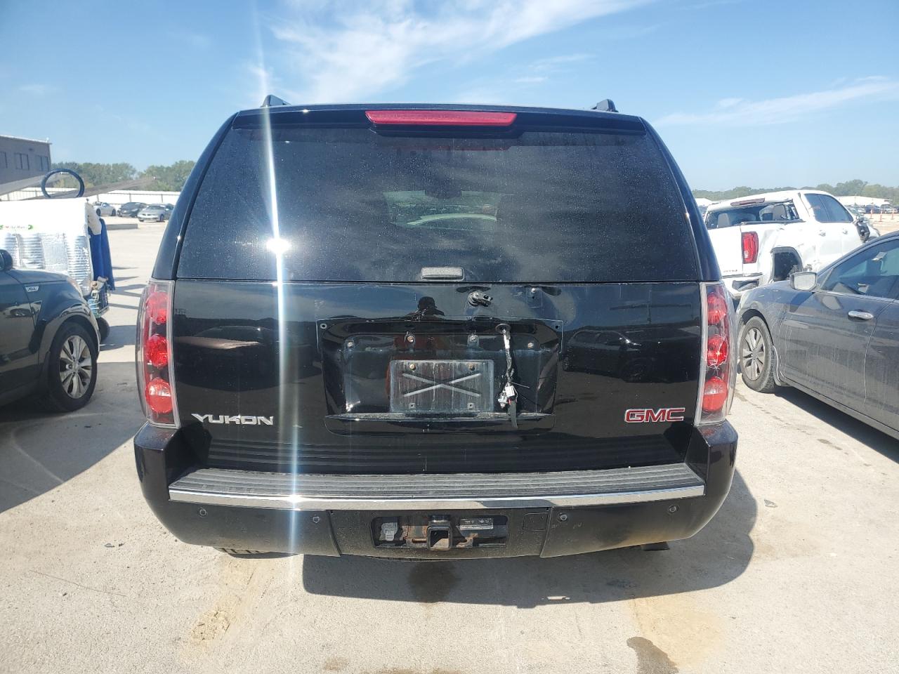 2014 GMC Yukon Denali VIN: 1GKS2EEF6ER137805 Lot: 69835144