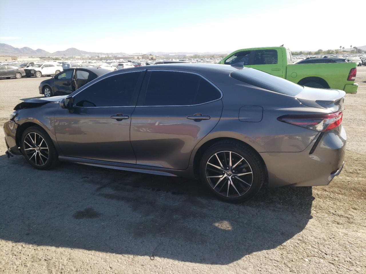 4T1G11AK5MU514714 2021 TOYOTA CAMRY - Image 2