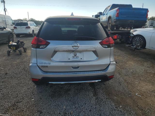  NISSAN ROGUE 2017 Srebrny