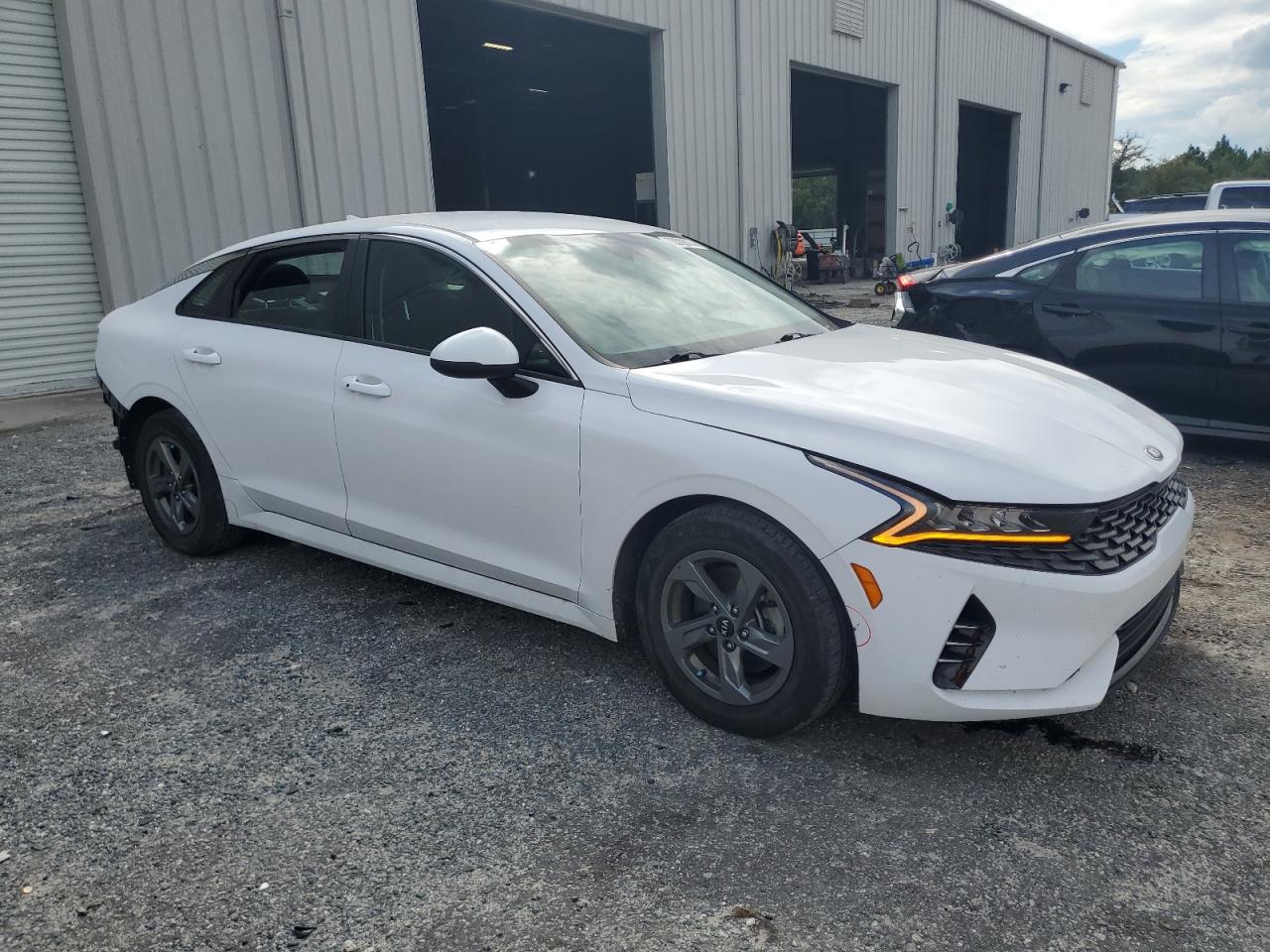 2021 Kia K5 - Image 4