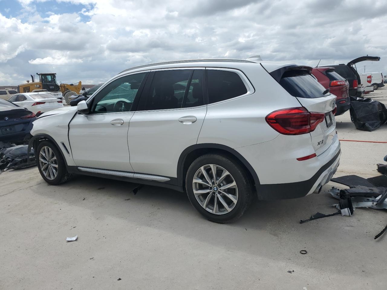 VIN 5UXTR7C56KLE94581 2019 BMW X3 no.2