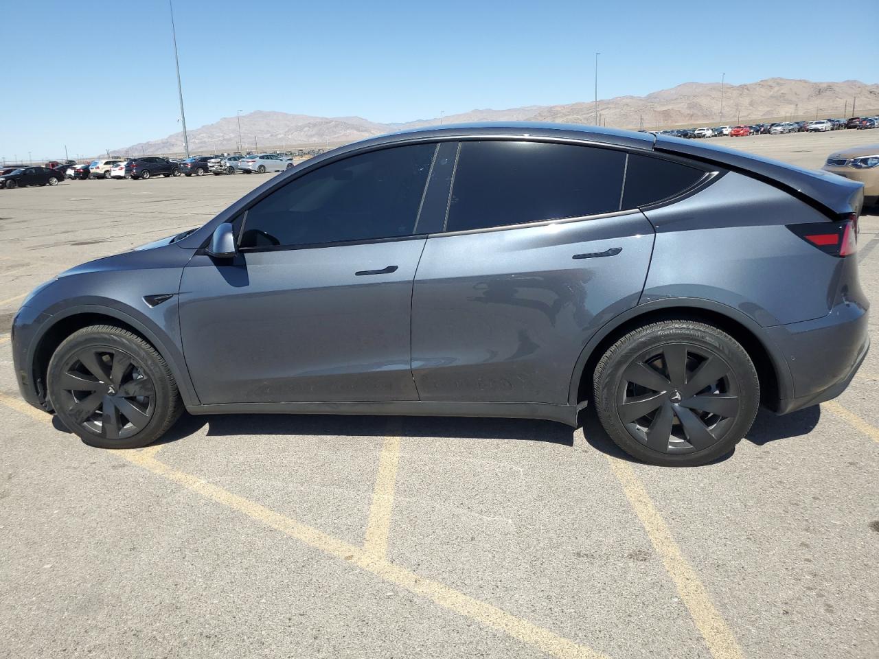 5YJYGDEE3LF016662 2020 TESLA MODEL Y - Image 2