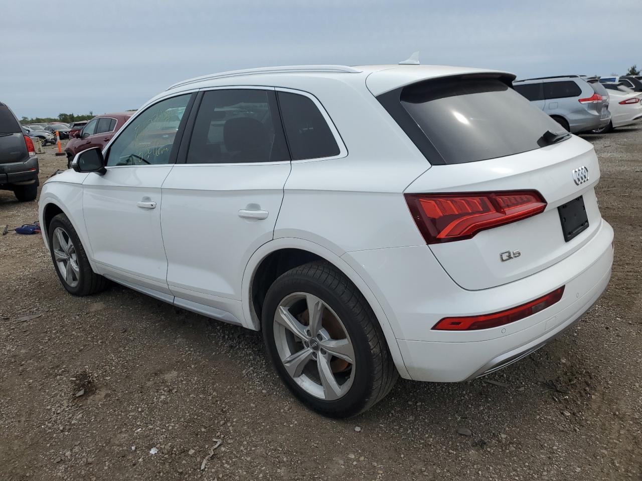 WA1BNAFY5J2117845 2018 AUDI Q5 - Image 2