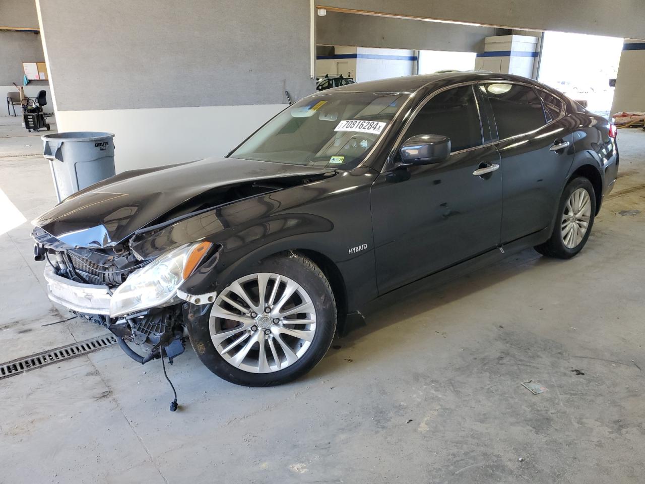2012 Infiniti M - Image 1