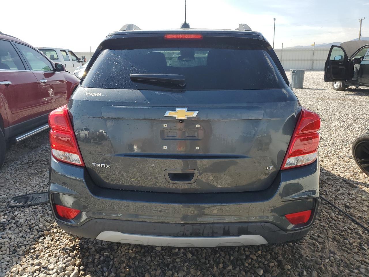 KL7CJLSB1JB628212 2018 Chevrolet Trax 1Lt