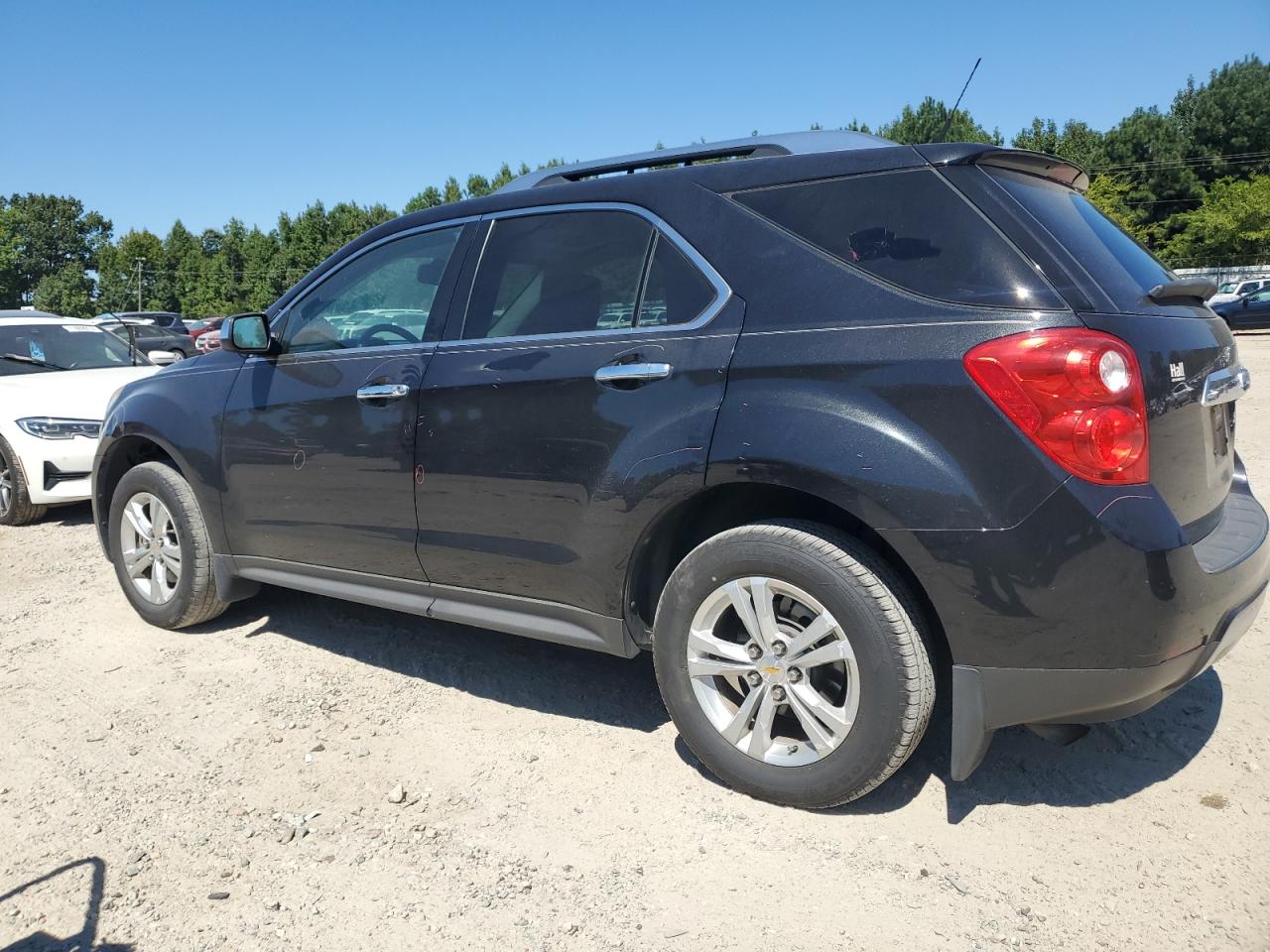 2011 Chevrolet Equinox - Image 2