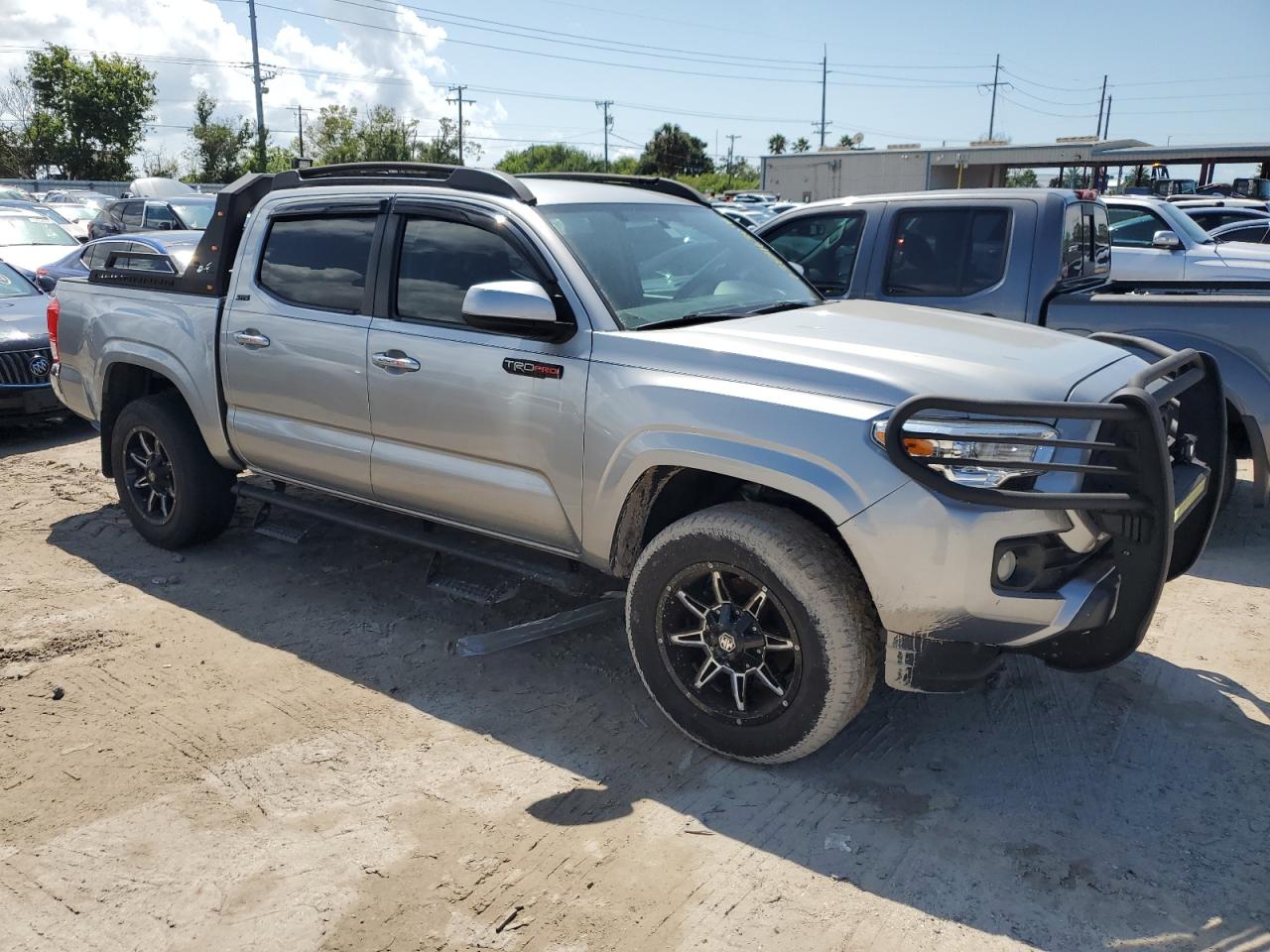 2016 Toyota Tacoma - Image 4
