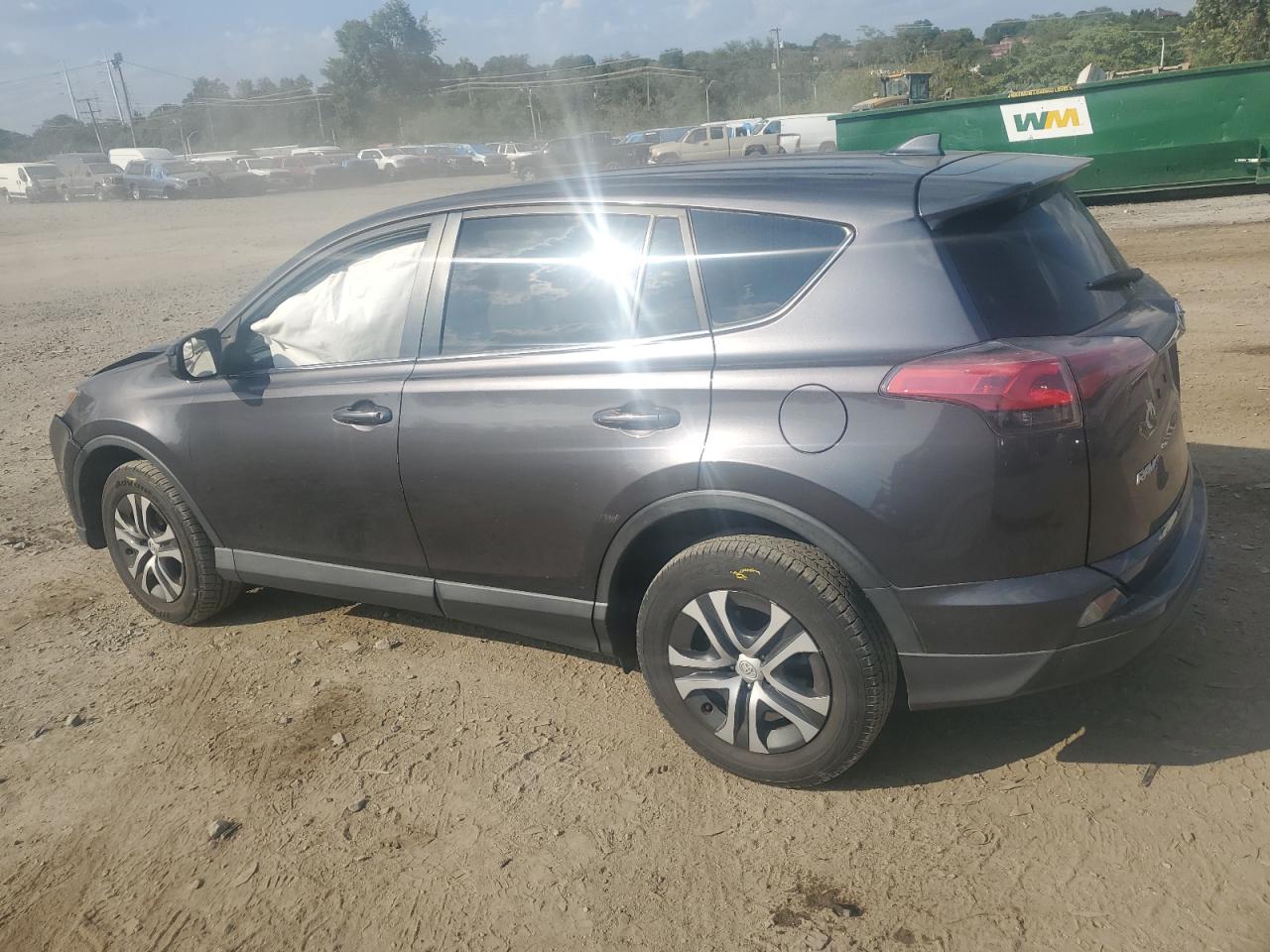 JTMBFREV9JJ723423 2018 TOYOTA RAV 4 - Image 2