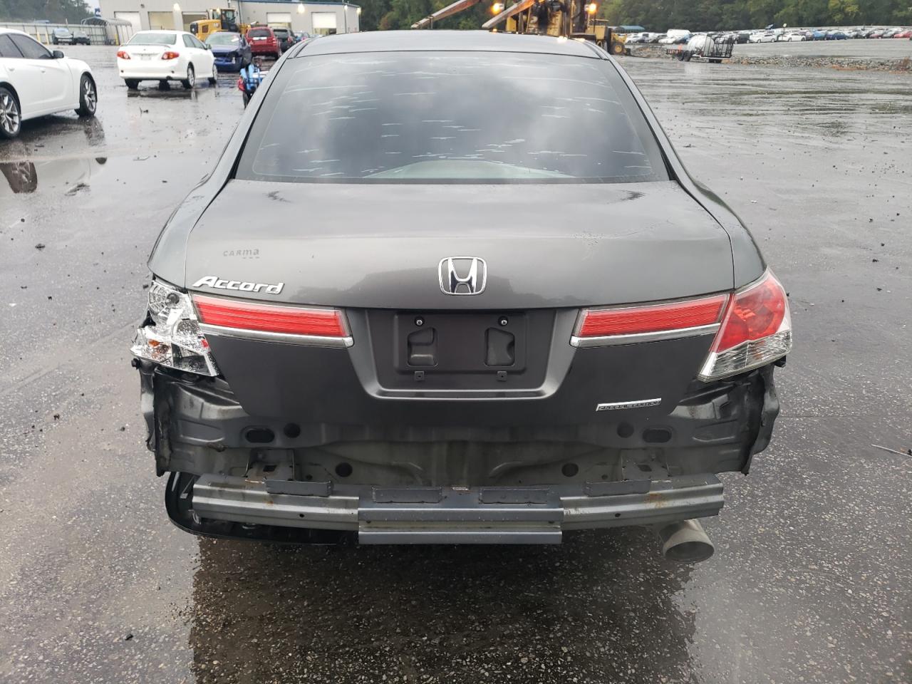 1HGCP2F60BA085811 2011 Honda Accord Se