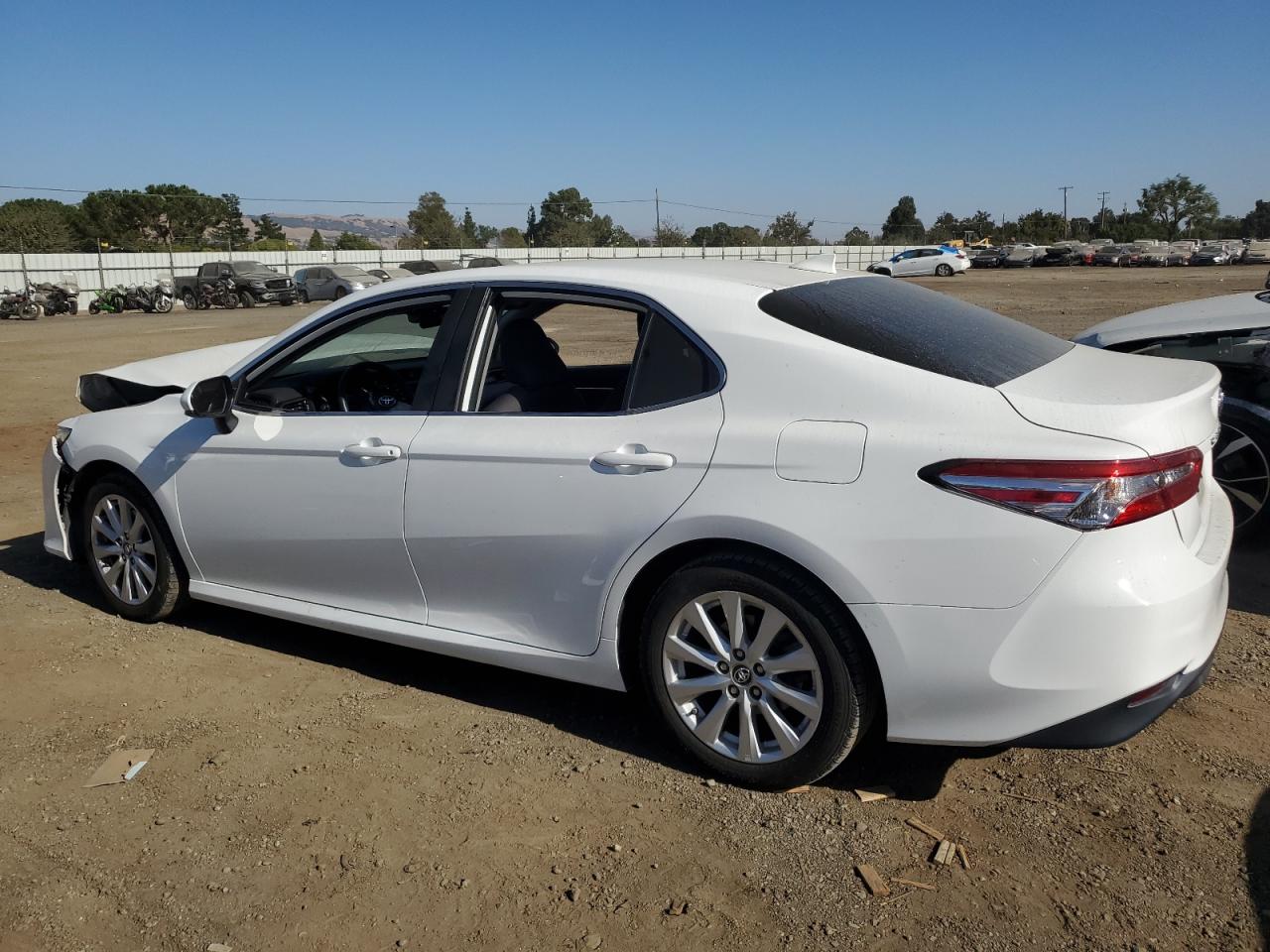 VIN 4T1B11HK5KU841398 2019 TOYOTA CAMRY no.2