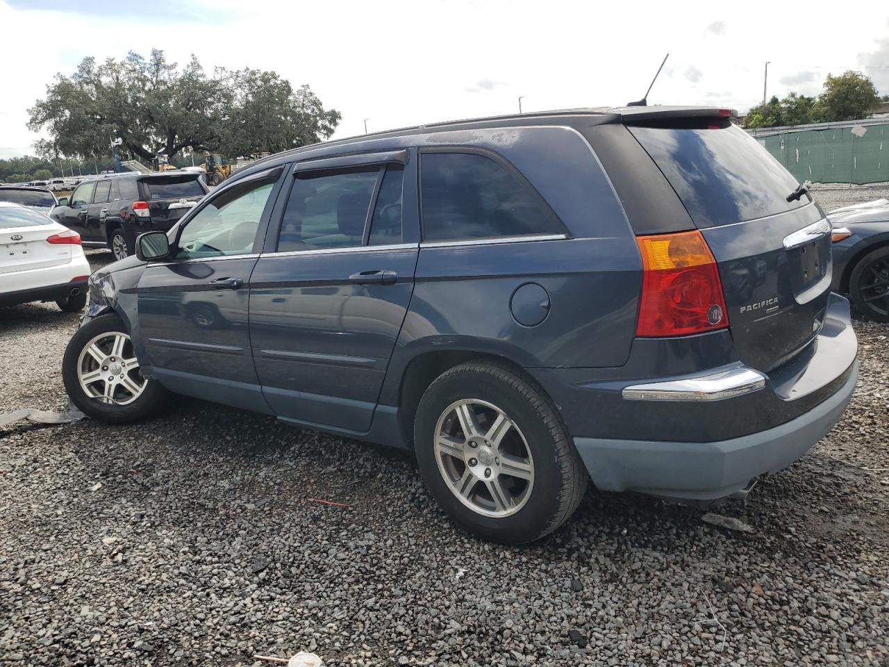 2007 Chrysler Pacifica - Image 2