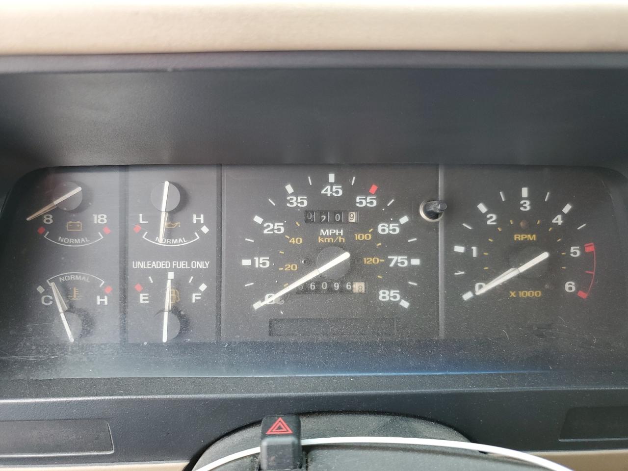 1992 Ford Explorer VIN: 1FMDU32X8NUB83368 Lot: 70852604