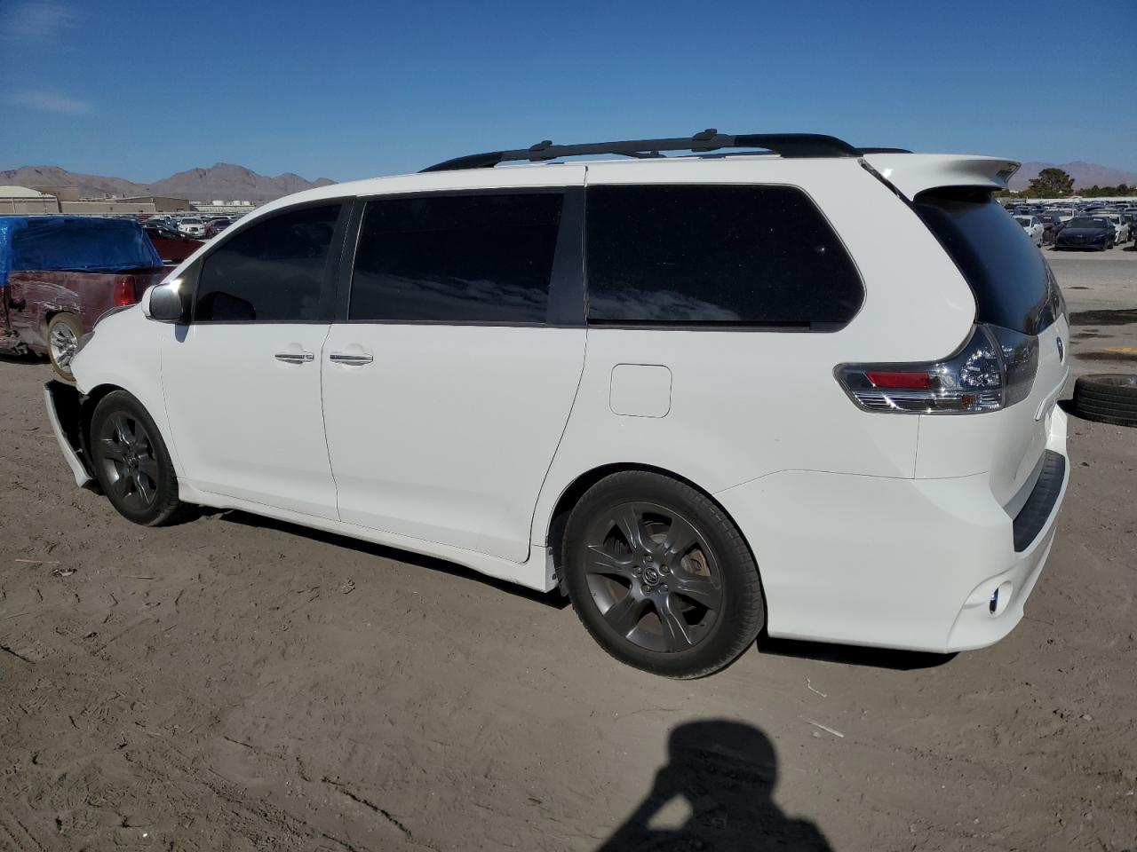 5TDXK3DC2FS651361 2015 TOYOTA SIENNA - Image 2