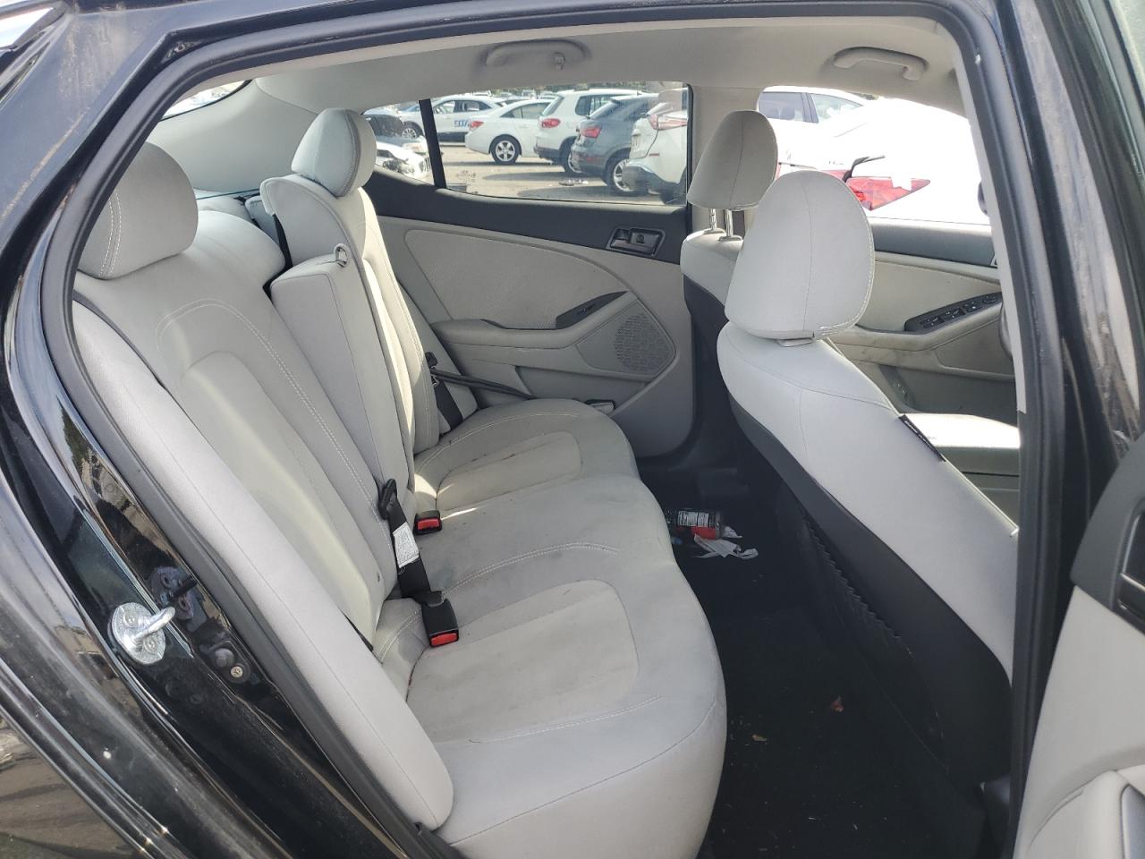 2011 Kia Optima - Image 10