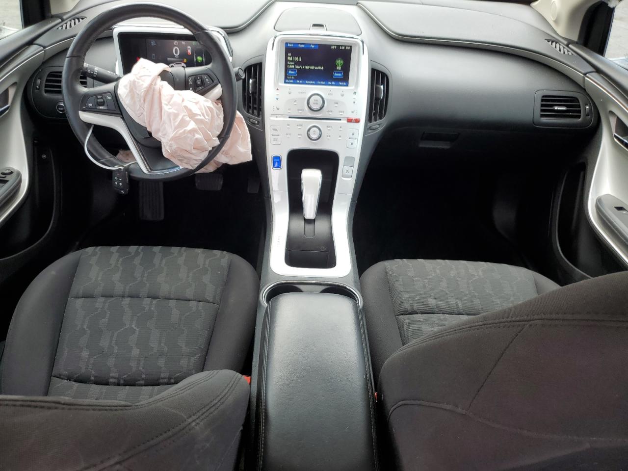 2013 Chevrolet Volt - Image 8