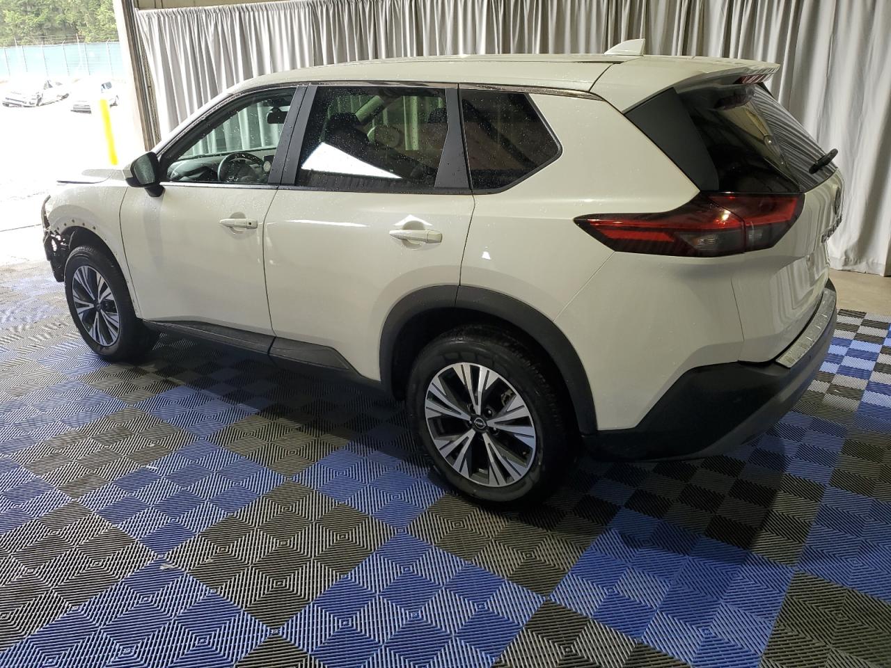 JN8BT3BA8PW004977 2023 NISSAN ROGUE - Image 2