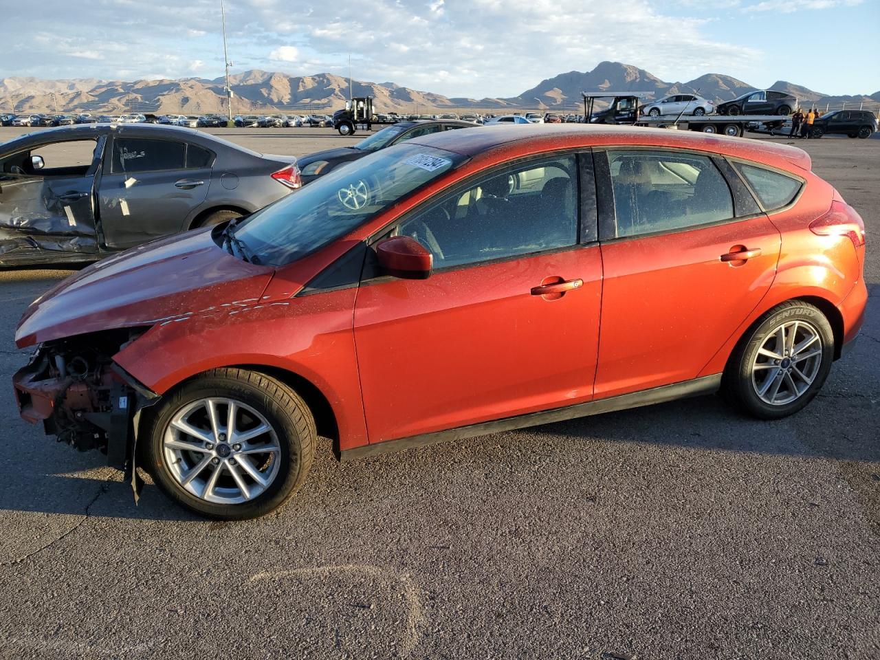 1FADP3K22JL242808 2018 FORD FOCUS - Image 1