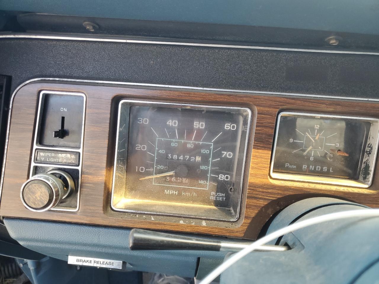 2937K7P248190 1977 Pontiac Bonevll Se