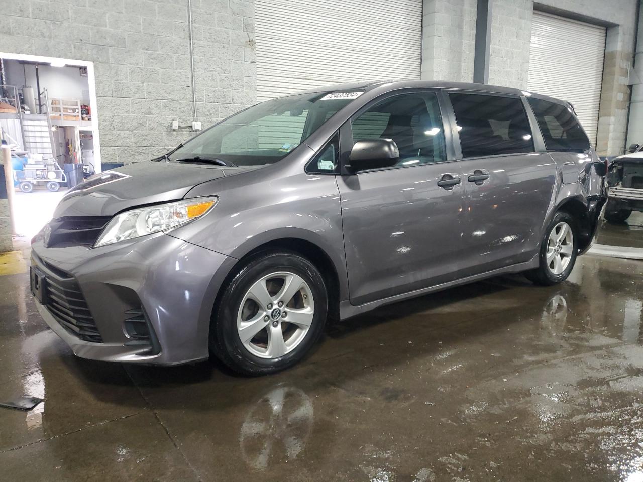 2018 TOYOTA SIENNA