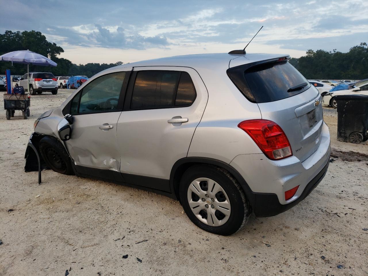 2017 Chevrolet Trax - Image 2