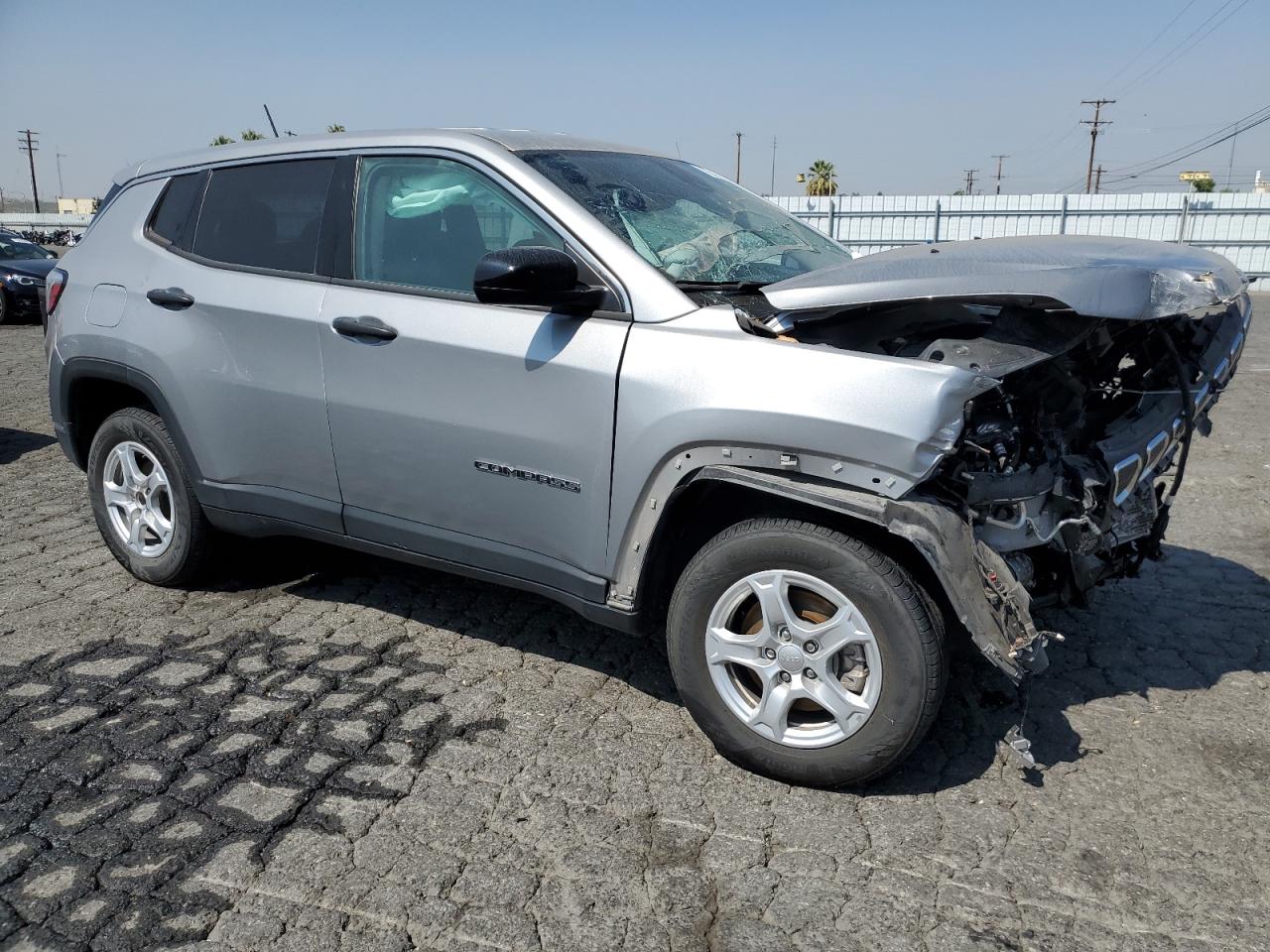 VIN 3C4NJDAB2NT214024 2022 JEEP COMPASS no.4