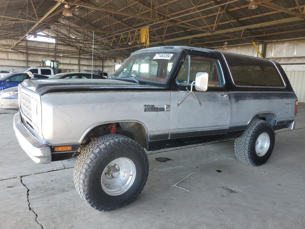 1B4GW12T9DS476555 DODGE RAMCHARGER Photo 1