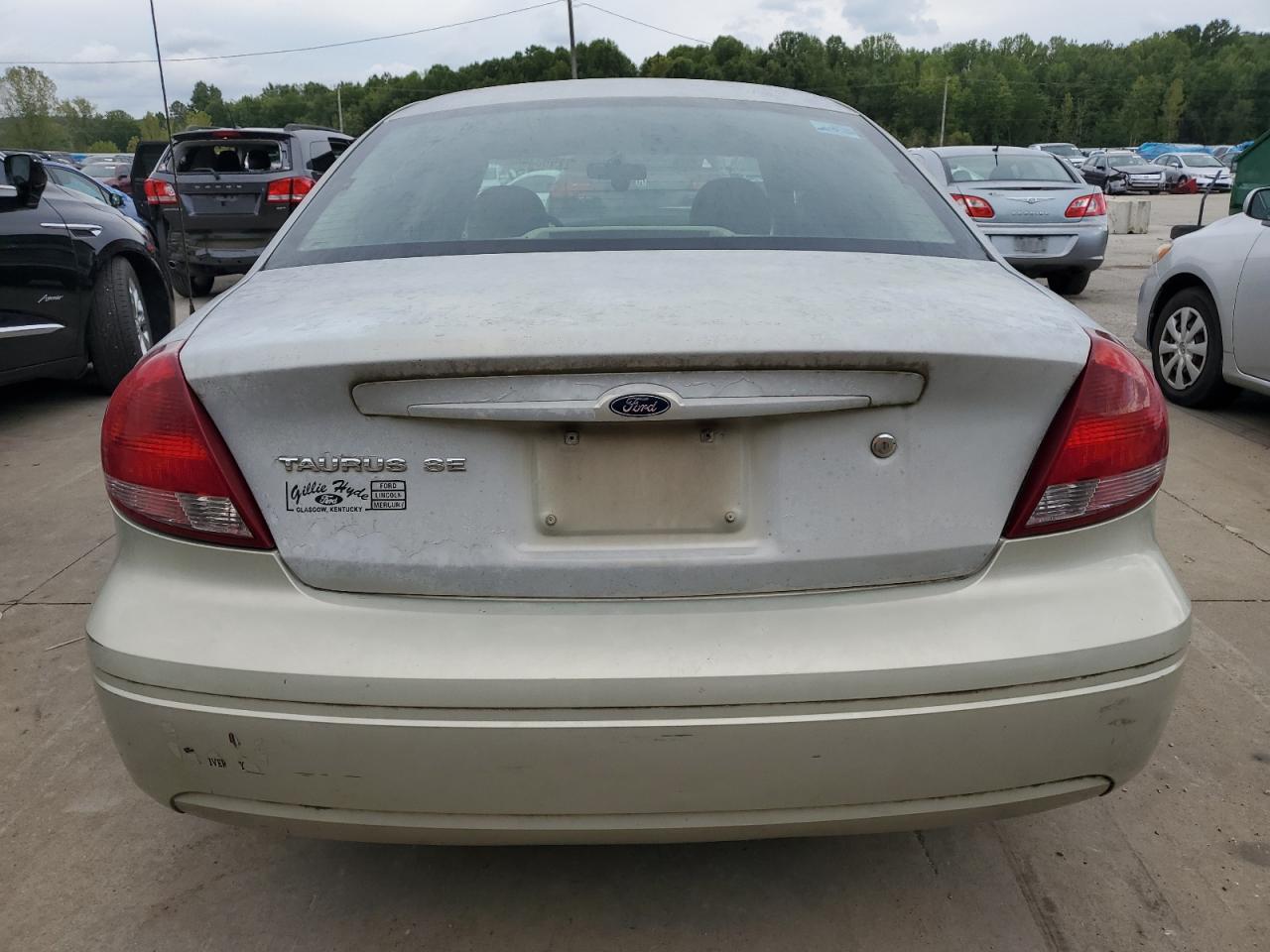 1FAFP53UX5A132188 2005 Ford Taurus Se