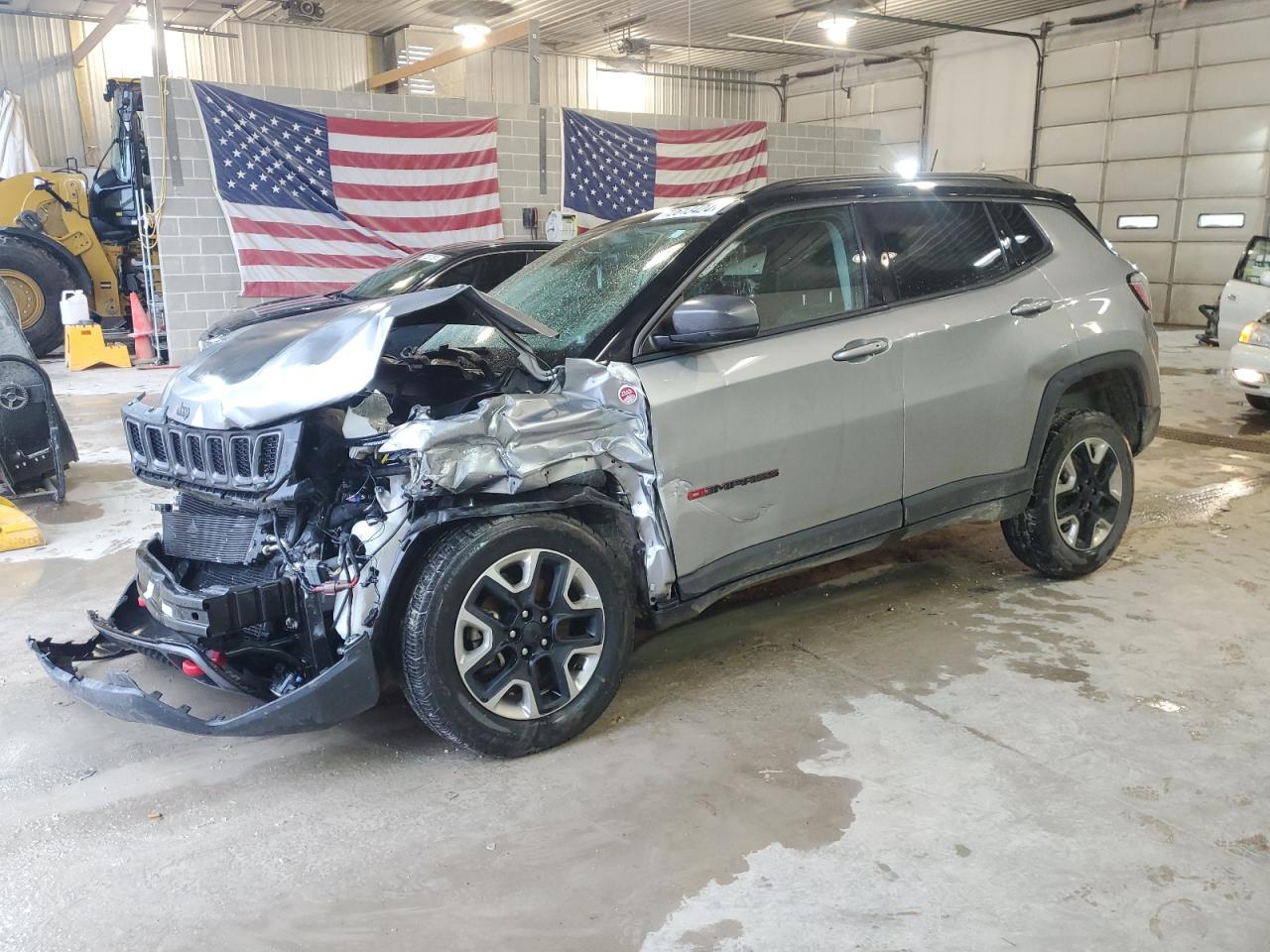 3C4NJDDB7HT646236 2017 JEEP COMPASS - Image 1