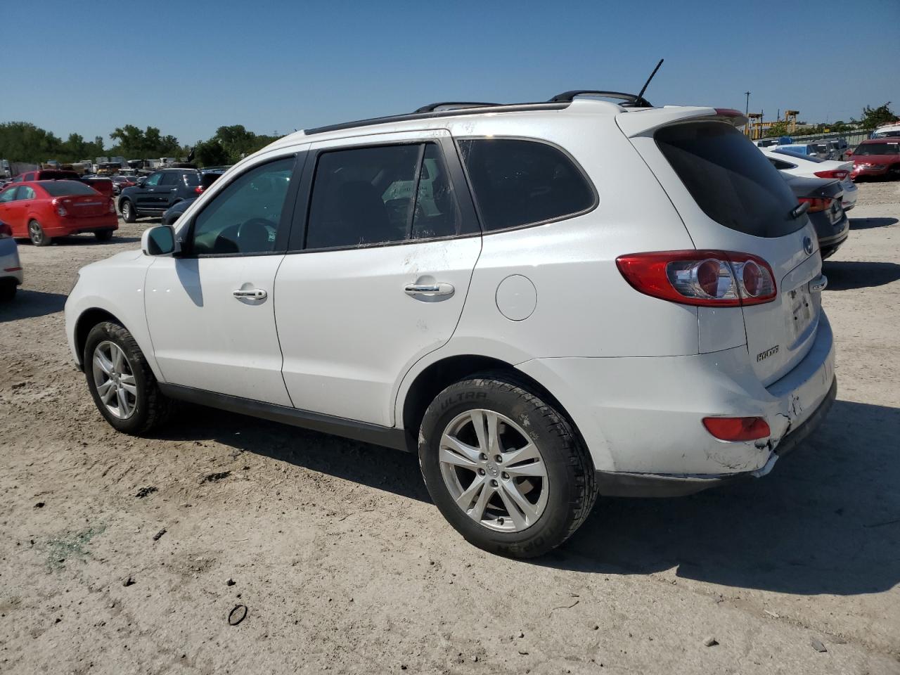 2011 Hyundai Santa Fe - Image 2