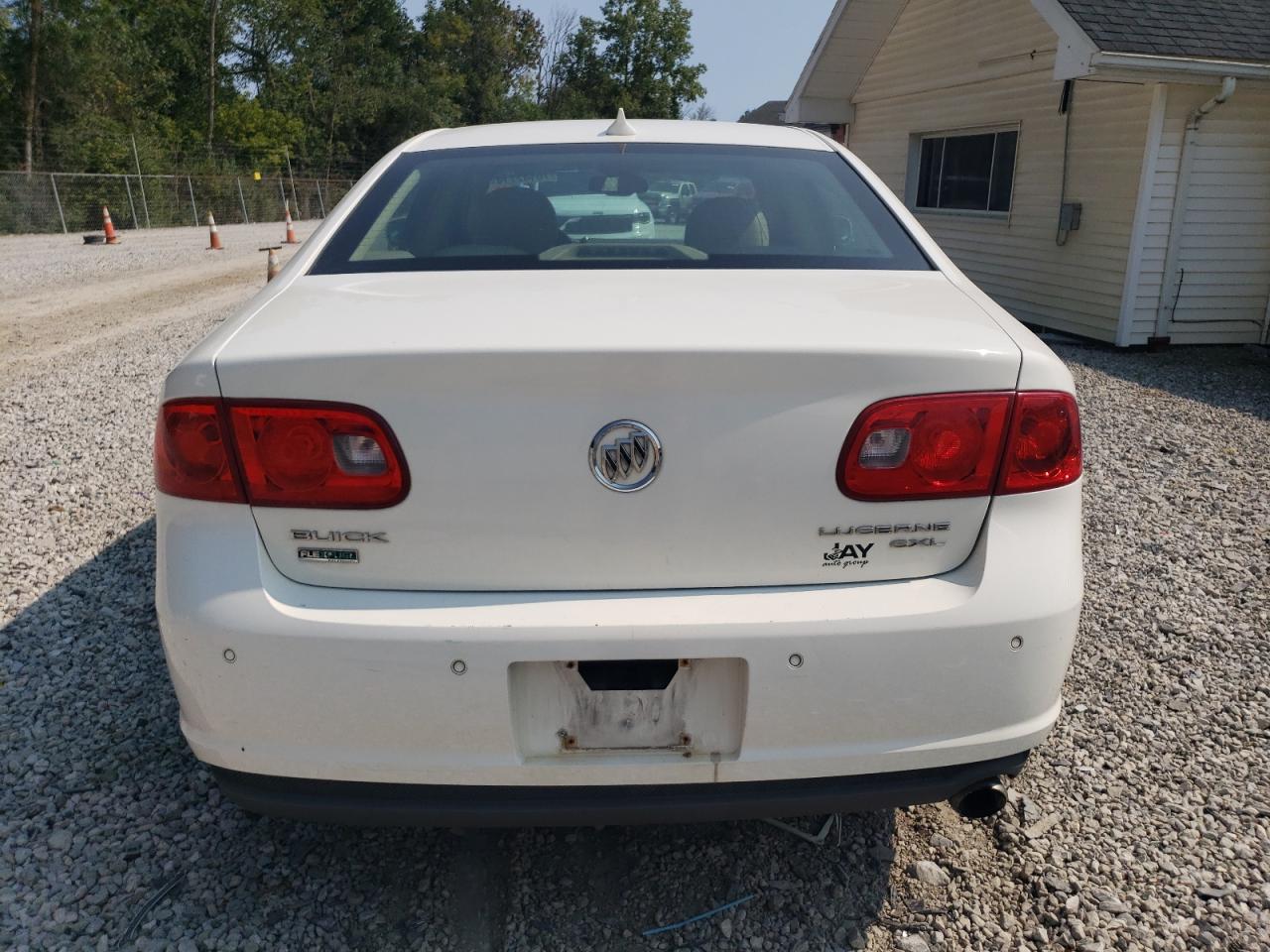 1G4HC5EM6BU132254 2011 Buick Lucerne Cxl