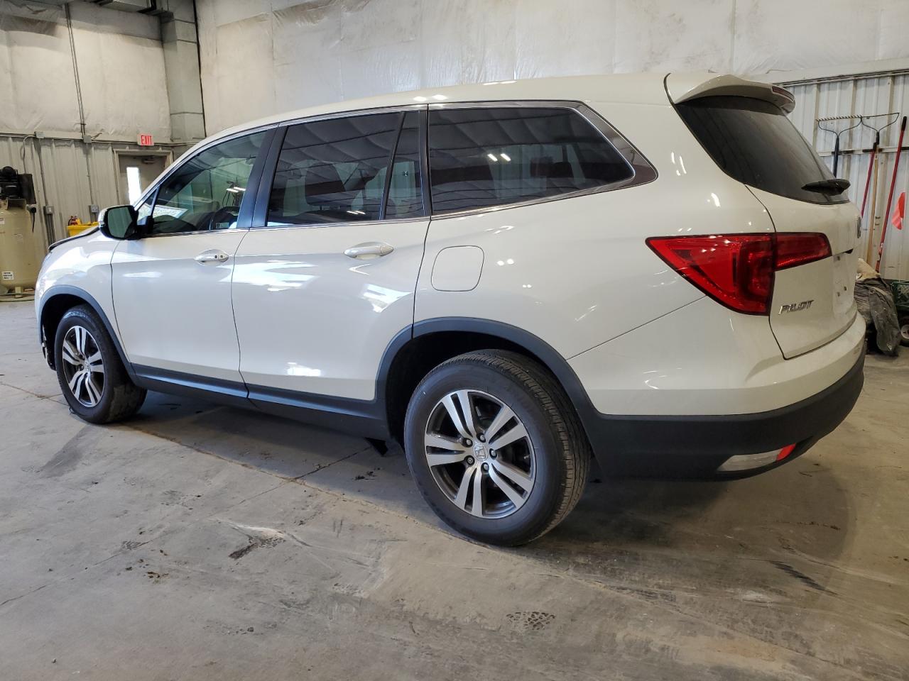 2018 Honda Pilot - Image 2