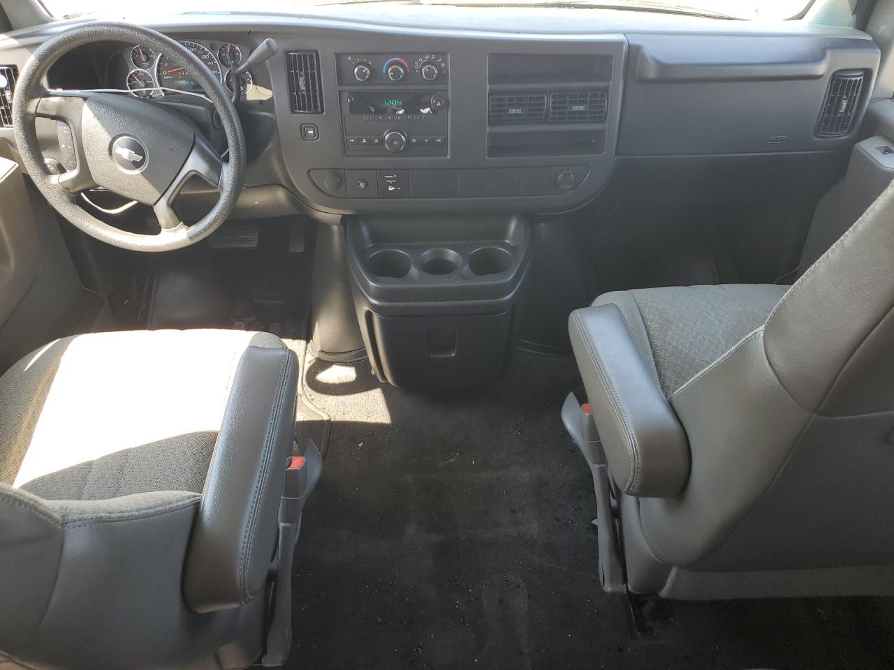 2008 Chevrolet Express G2500 VIN: 1GAGG25K681169437 Lot: 72340894