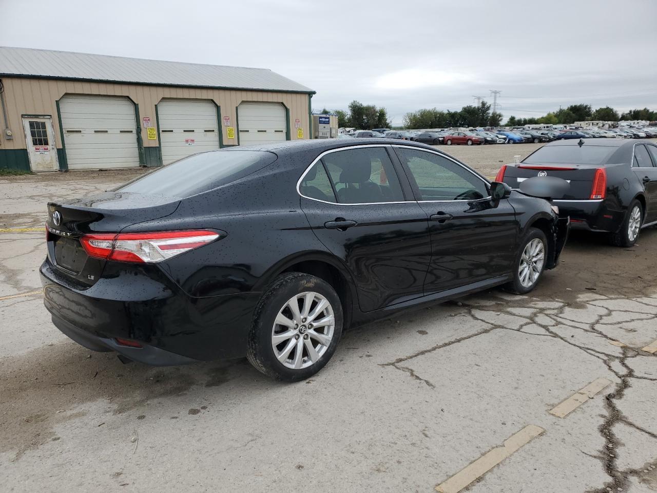 VIN 4T1B11HK9JU536470 2018 TOYOTA CAMRY no.3