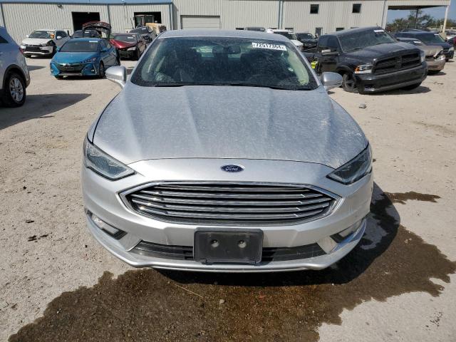 Седаны FORD FUSION 2017 Серебристый