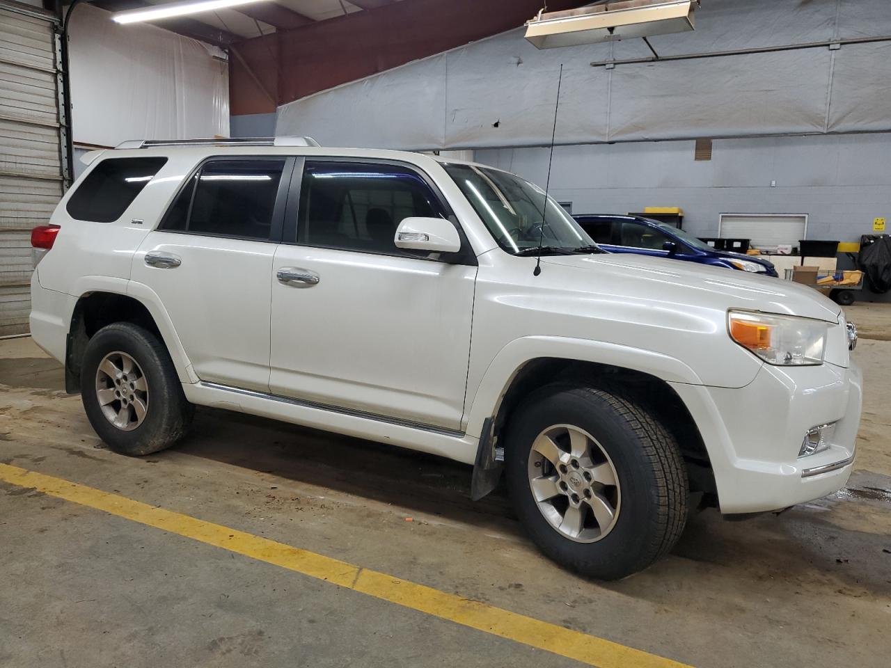 VIN JTEBU5JR2D5117817 2013 TOYOTA 4RUNNER no.4