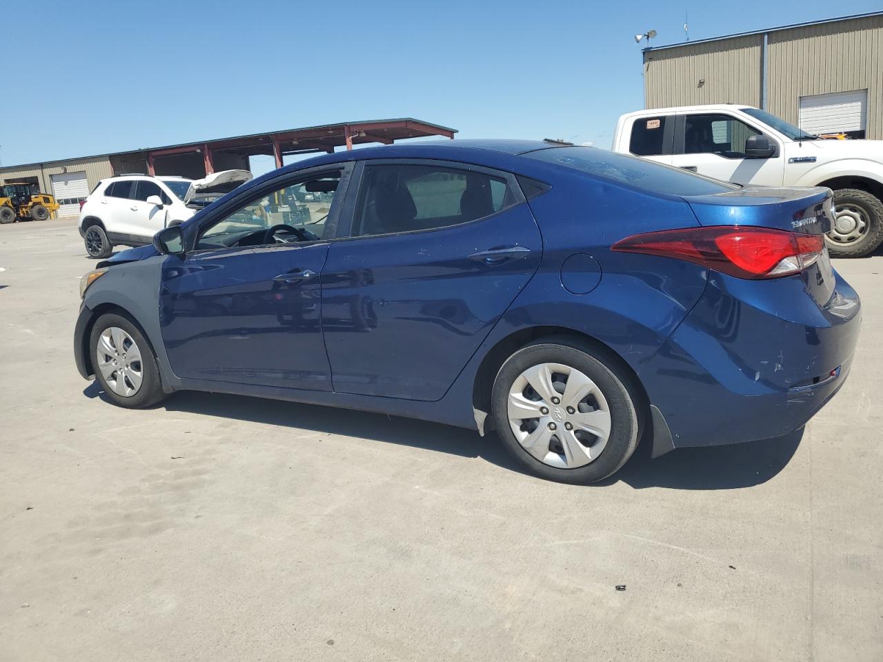 5NPDH4AE1GH755604 2016 HYUNDAI ELANTRA - Image 2