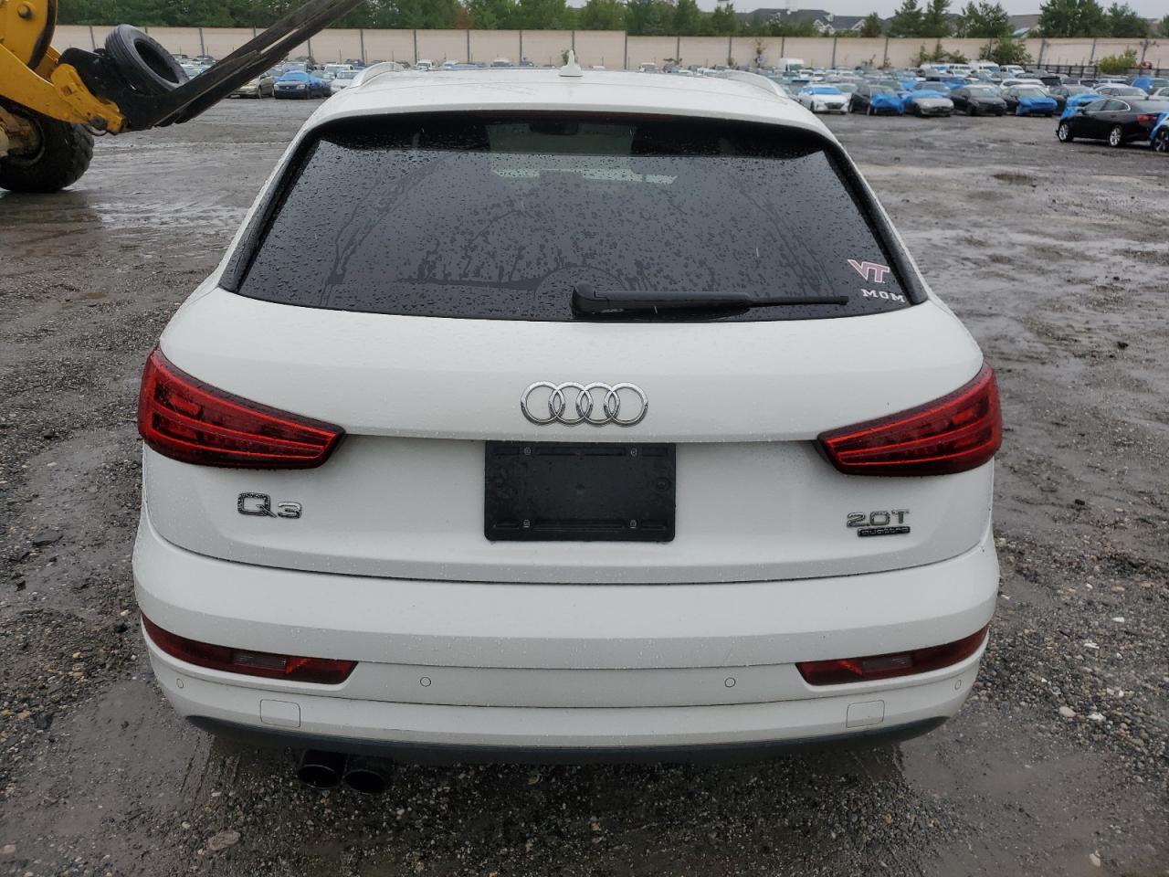 WA1JCCFS3JR033426 2018 Audi Q3 Premium Plus