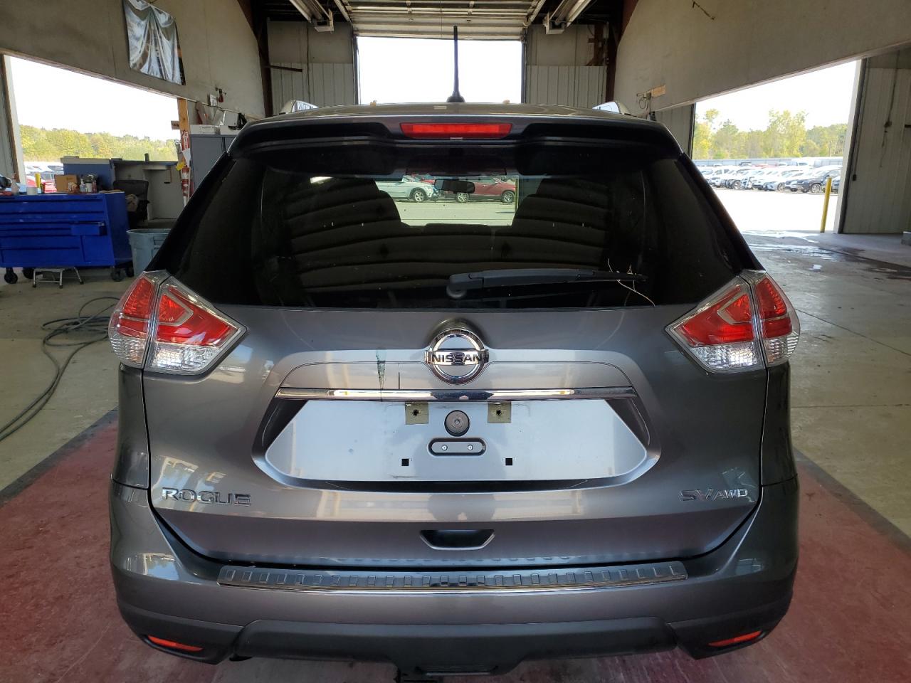 2015 Nissan Rogue S VIN: KNMAT2MV9FP564307 Lot: 71818944