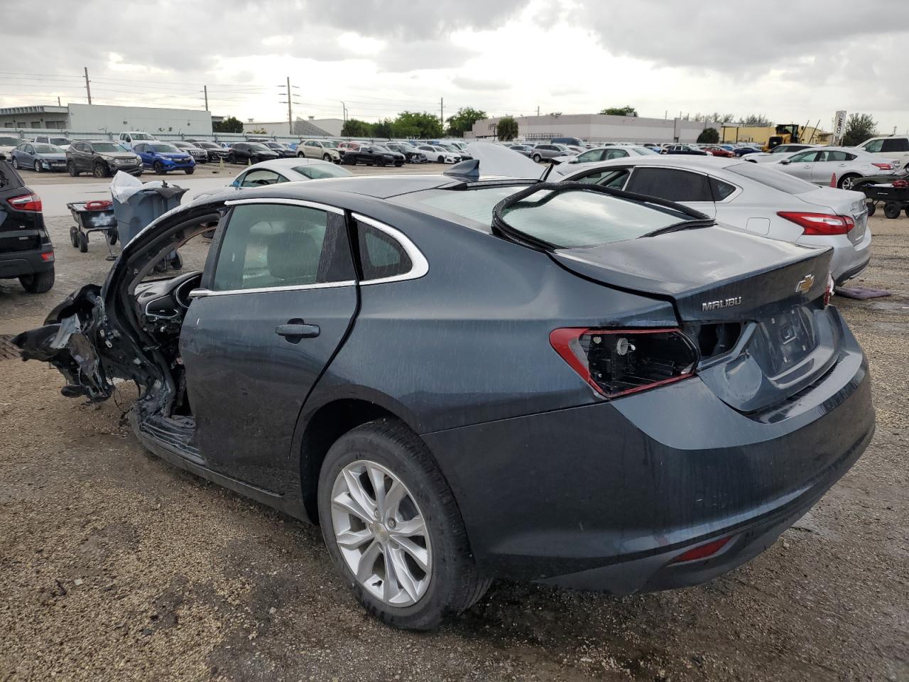 1G1ZD5ST9LF038305 2020 CHEVROLET MALIBU - Image 2