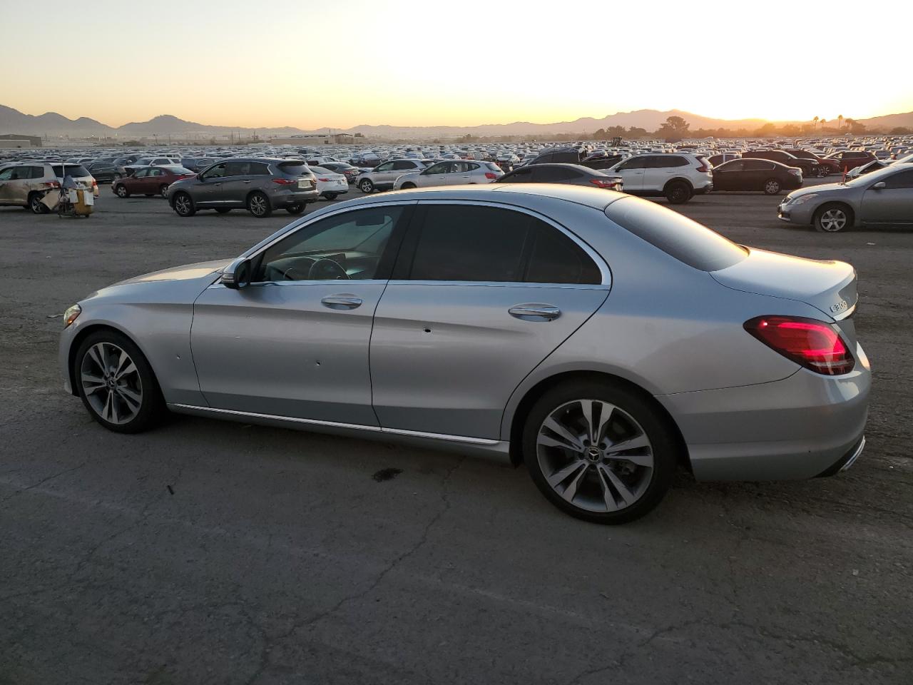 WDDWF8DB3KR510138 2019 MERCEDES-BENZ C CLASS - Image 2