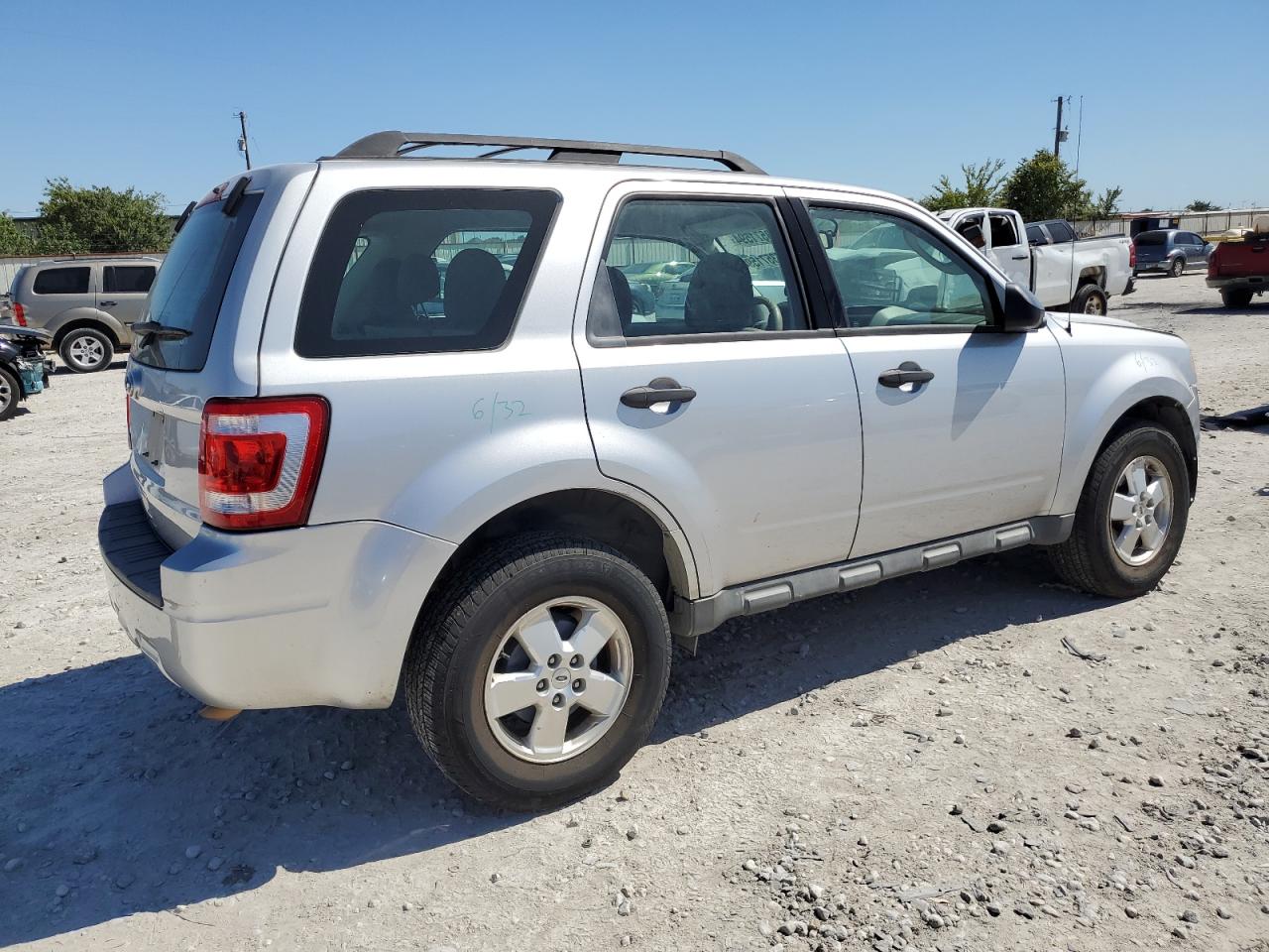 2011 Ford Escape - Image 3