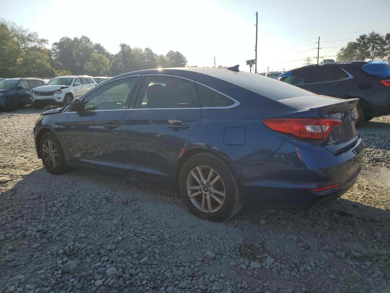 5NPE24AF5HH464605 2017 HYUNDAI SONATA - Image 2