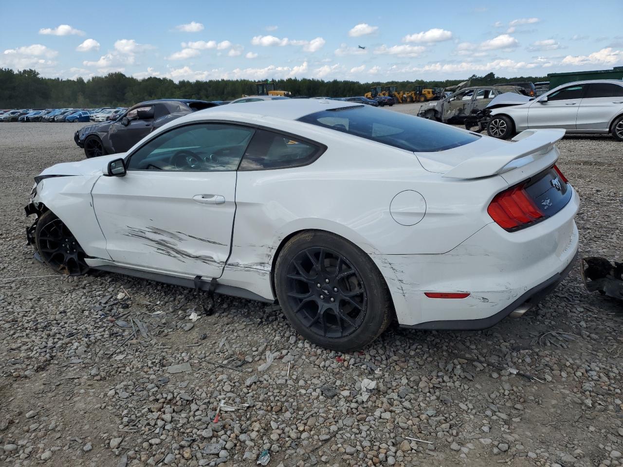 1FA6P8TH1J5106893 2018 FORD MUSTANG - Image 2