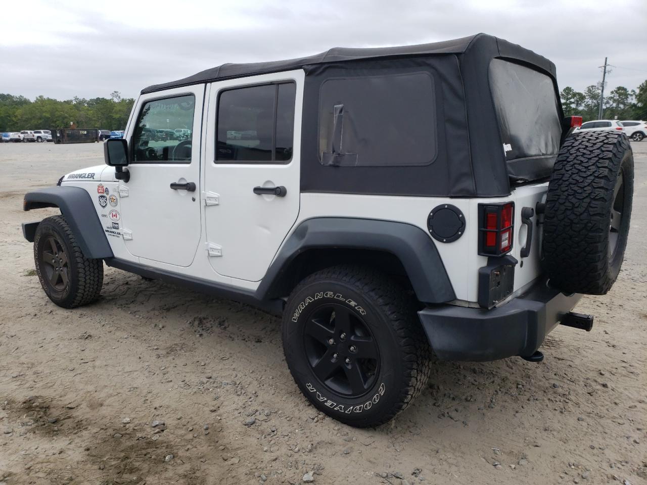 1C4BJWDG3HL642965 2017 JEEP WRANGLER - Image 2