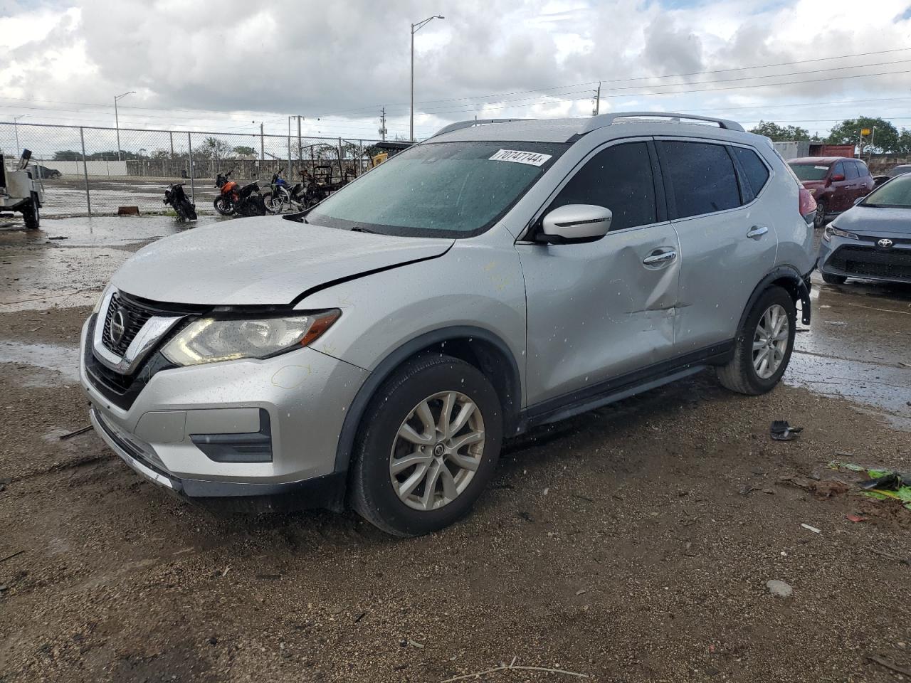 2020 Nissan Rogue S VIN: JN8AT2MT6LW039340 Lot: 70747744