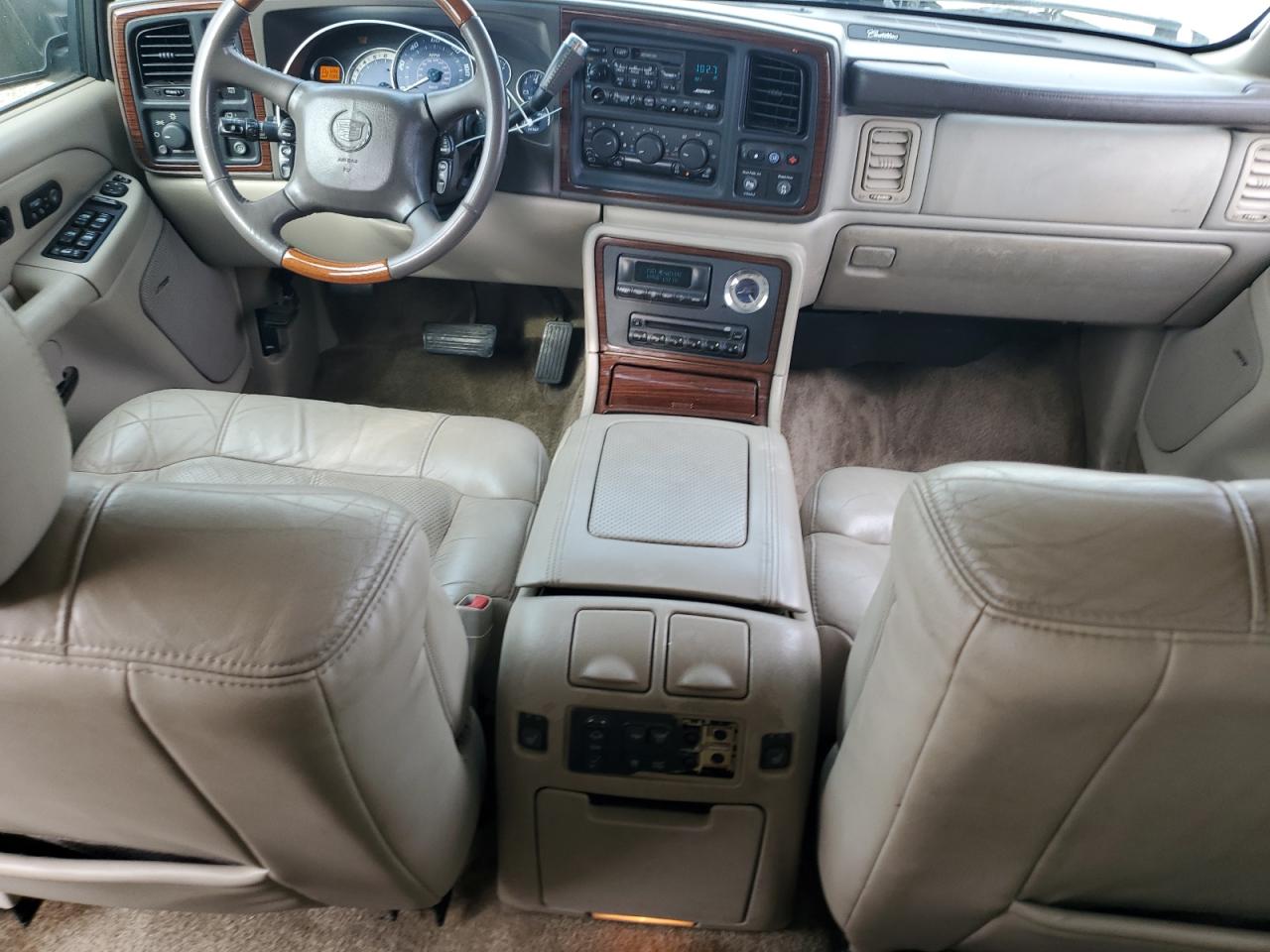 2002 Cadillac Escalade Luxury VIN: 1GYEK63N92R289267 Lot: 72611974